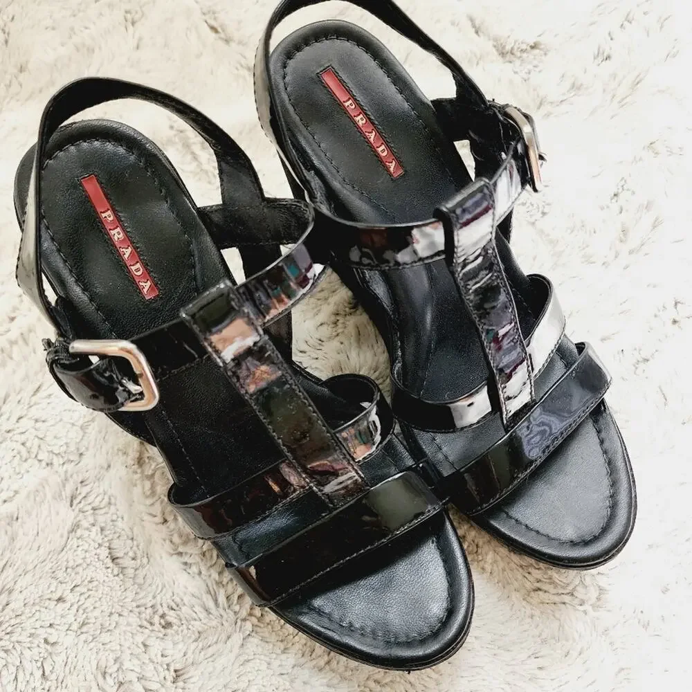 PRADA CHUNKY BLACK PLATFORM HEEL SANDAL SIZE 37 (6.5)